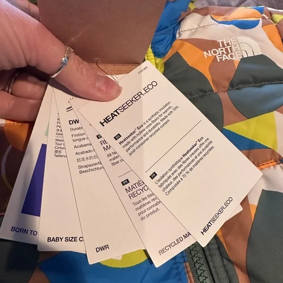 NWT Baby The North Face Reversible Mount Chimbo Geometric Winter Jacket 3-6 Mon - Picture 11 of 13